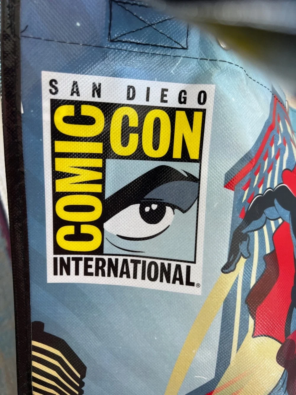 Comic Con top inch